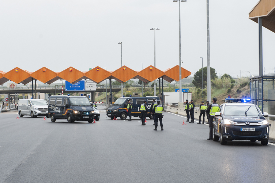 controls-de-la-policia-espanyola-cnp-a-la-jonquera/controls-de-la-policia-espanyola-cnp-a-la-jonquera-6