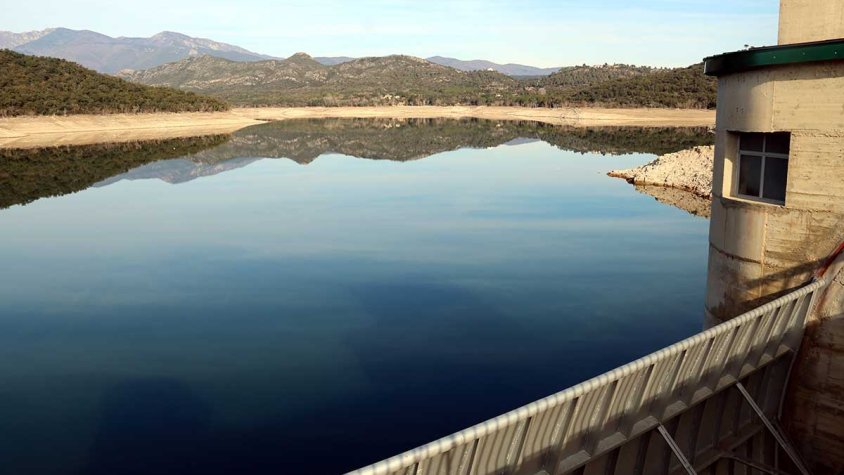 El pantà, vist des de la presa