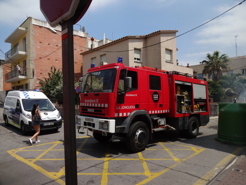 incendi-en-un-contenidor-de-deixalles-al-carrer-vell